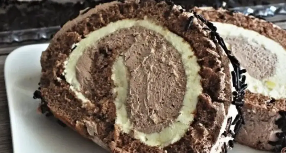 Ruladă cu Ciocolată – Un Desert Deosebit Pentru Ocazii Speciale