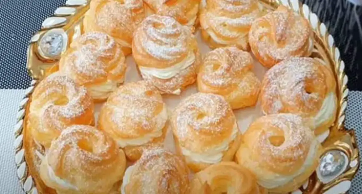 Rețetă Rapidă de Eclere: Mini Prăjiturele cu Cremă Delicioasă