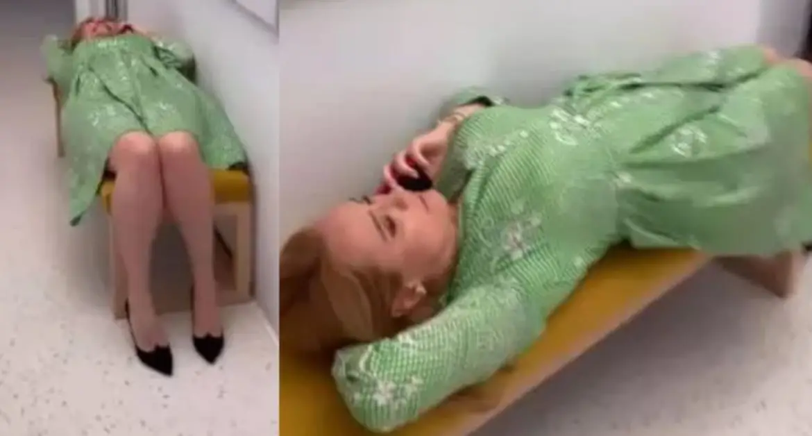 Cum a fost surprinsă Andreea Esca, atunci când credea că nu o vede nimeni.