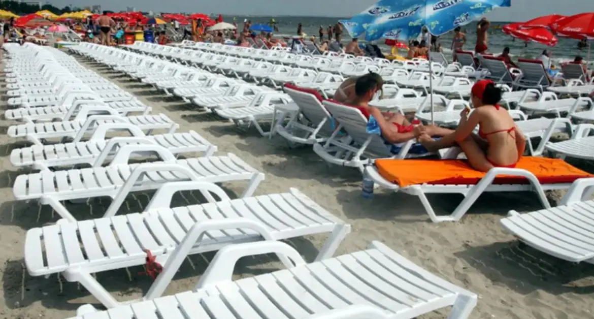 Prețul șezlongurilor în Neptun vs. Grecia: O privire asupra costurilor de vacanță