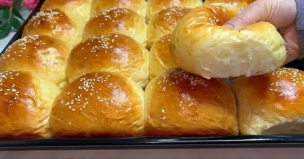 Rulouri de Brioșe cu Lapte – Rețetă Simplă și Delicioasă