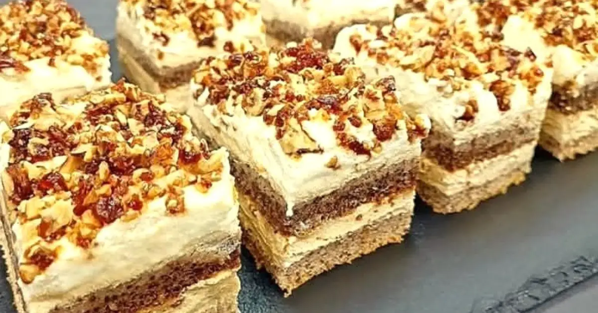 Prajitura Delicioasă cu Nuci Caramelizate și Cremă Fiartă