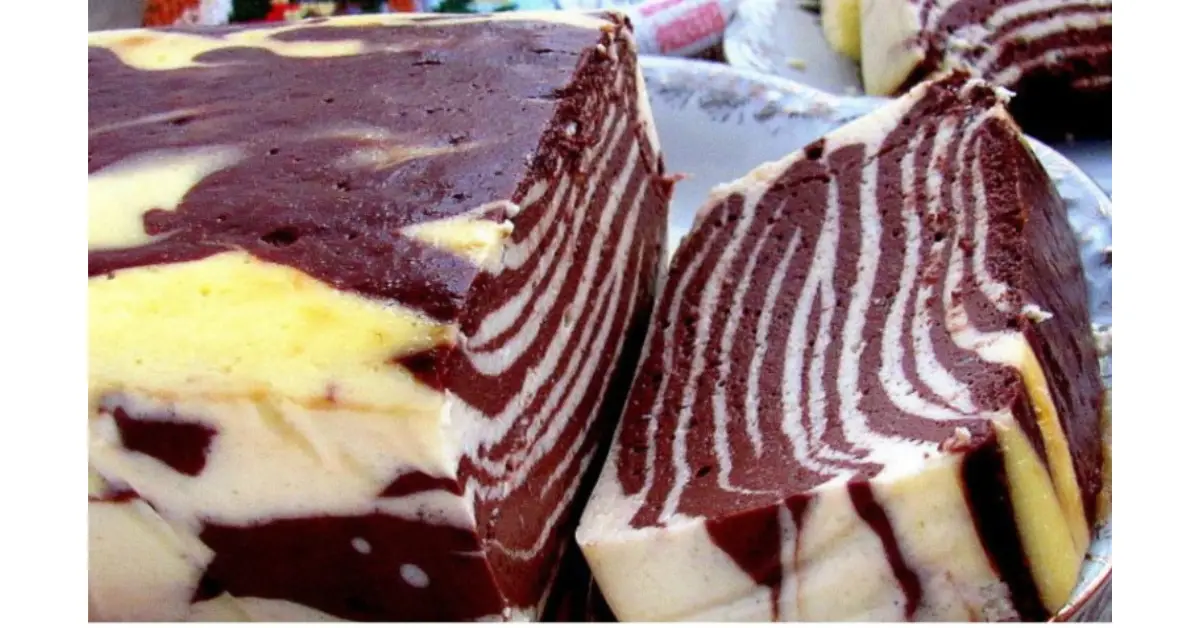 Cheesecake marmorat cu brânză și cacao – rețetă simplă, gust spectaculos