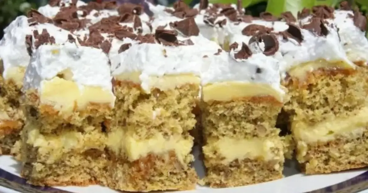 Desert rafinat: prăjitură cu caramel, vanilie și bezea