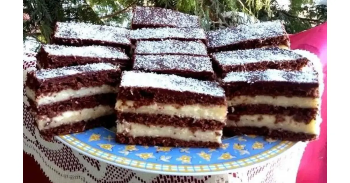 Desert de post cu cremă de cocos – rețetă cu blat de cacao și gust tropical