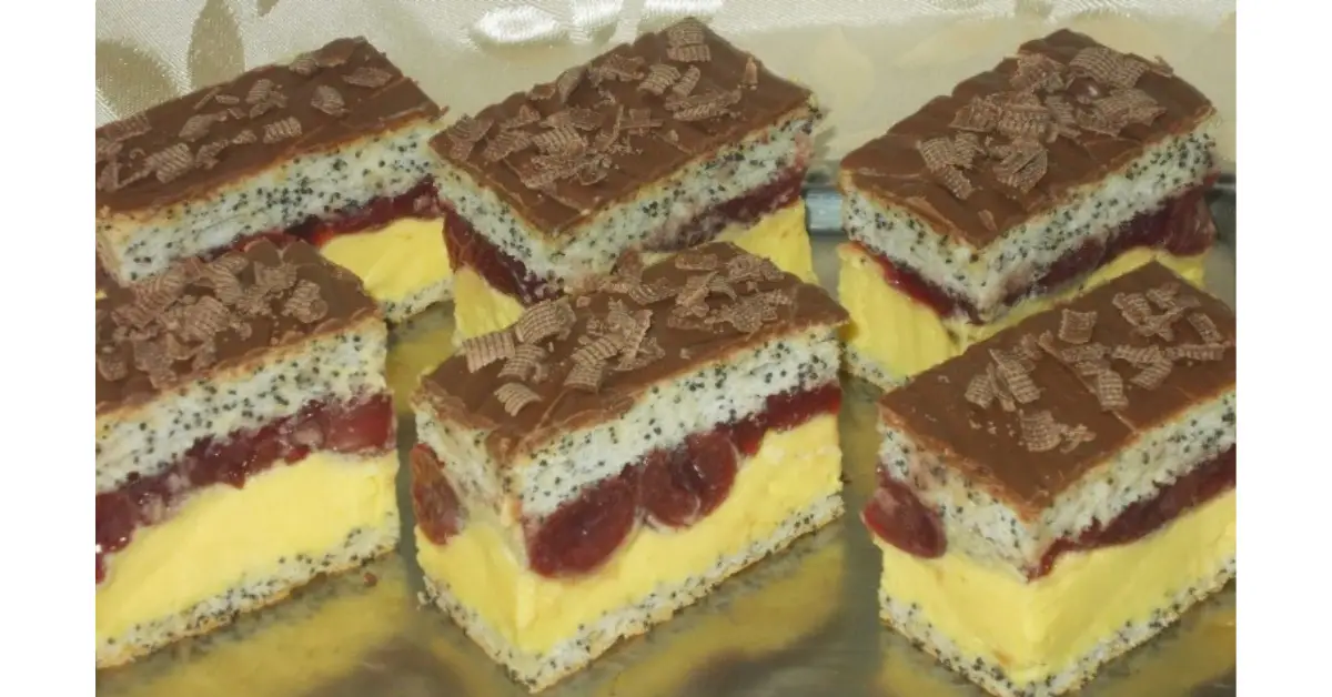 Cum să faci prăjitură cu vișine, mac și cremă de vanilie – rețetă completă
